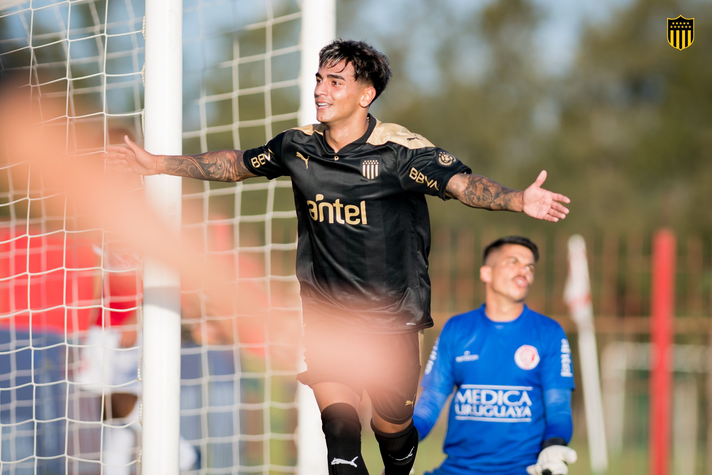 Leyendas del futbol uruguayo e internacional - Gano Wanderers a Rentistas  por 1 a 0 en el parque viera por la 9na fecha del Torneo Clausura con gol  de Facundo Milán,hoy la